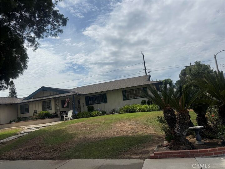 Property Photo:  726 W Hacienda  CA 92882 
