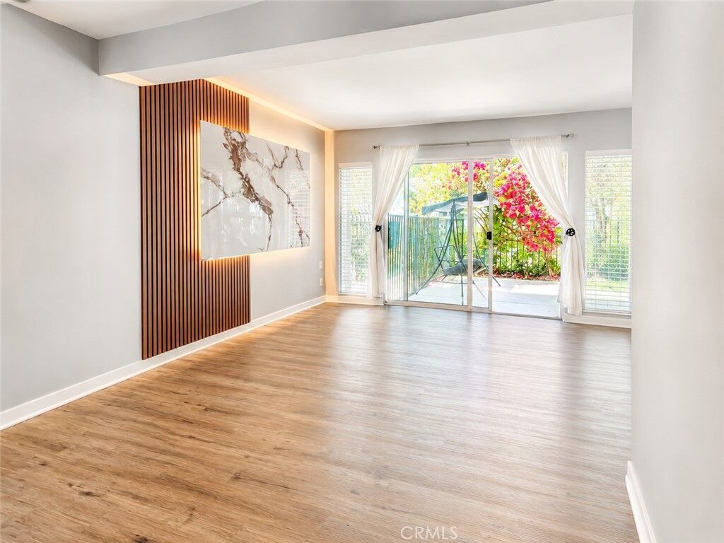 Property Photo: 20134 Leadwell 126 CA 91306