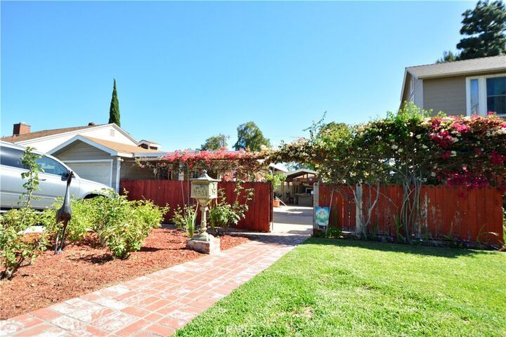 Property Photo:  14320 La Cuarta  CA 90602 