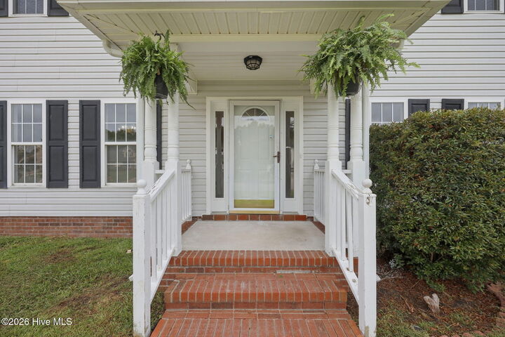 Property Photo:  812 Commons Drive N  NC 28546 