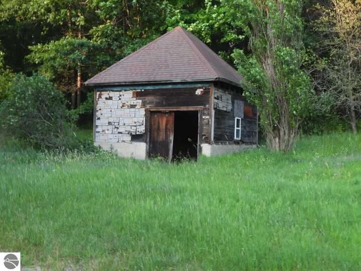 Property Photo:  7439 E 22 1/2 Road  MI 49663 