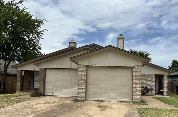 Property Photo:  2736 Countryside Lane  TX 76133 
