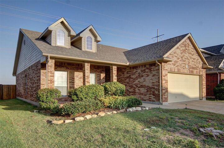 Property Photo: 6709 Coolwater Trail TX 76179