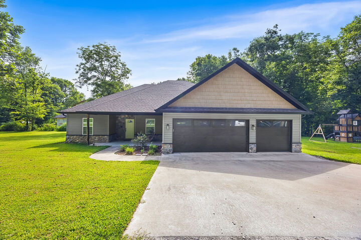 Property Photo: 1 Halvergate Lane AR 72715