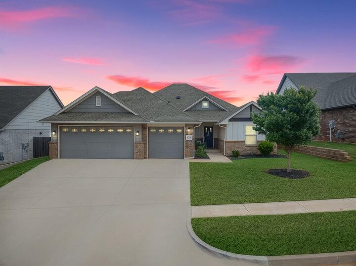 Property Photo:  8209 NW 151st Terrace  OK 73013 