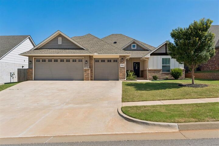 Property Photo:  8209 NW 151st Terrace  OK 73013 