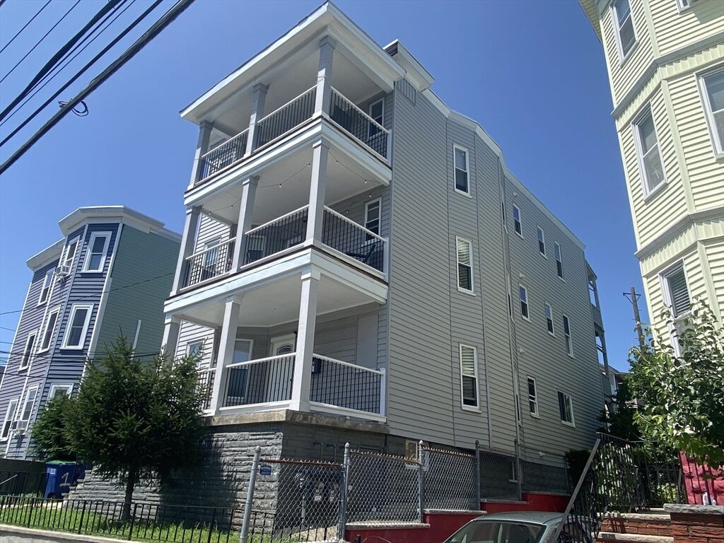 Property Photo:  40 Temple St 3  MA 02145 
