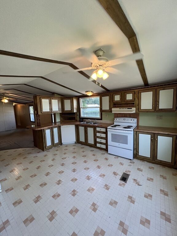 Property Photo:  224 Park Circle  MA 01566 