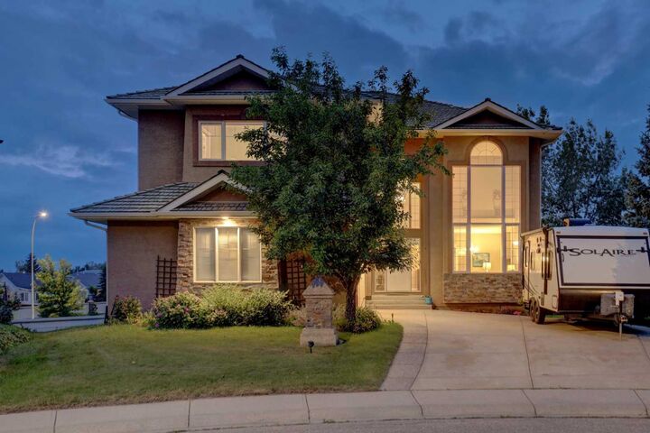 Property Photo:  40 Arbour Estates Green NW  AB T3G 4E7 