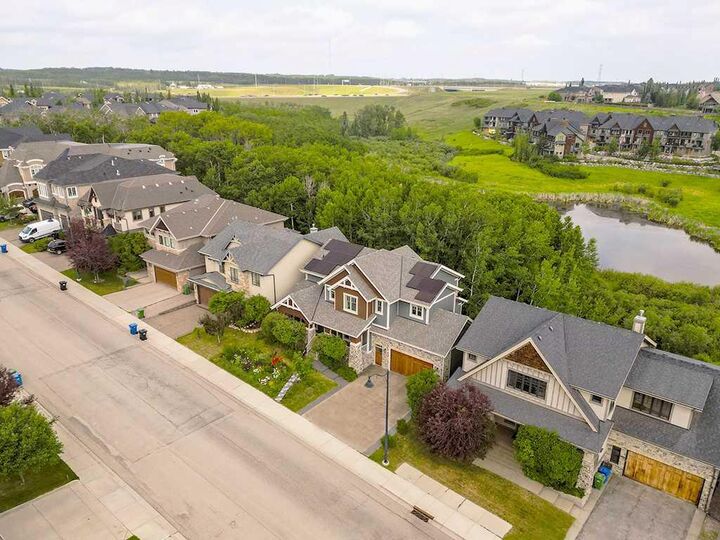 Property Photo: 9318 14 Avenue SW AB T3H 0M1