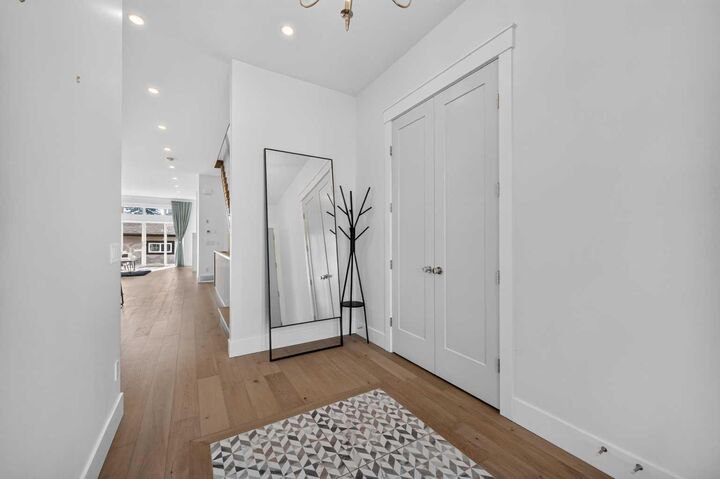 Property Photo:  1704 26A Street  AB T3C 1L1 