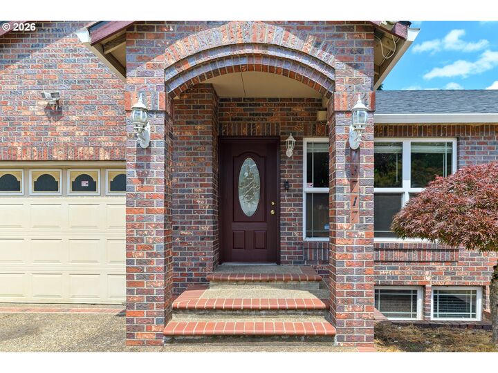 Property Photo: 13717 SE Mill St OR 97233