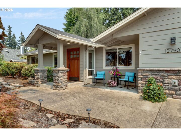 Property Photo:  2790 N Maple St  OR 97013 
