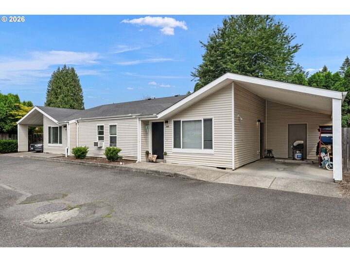Property Photo: 908 Pioneer St WA 98642