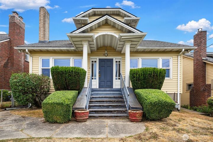 Property Photo:  2518  30th Avenue S  WA 98144 