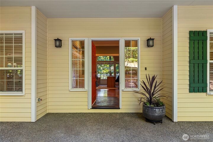 Property Photo: 12385 166th Court NE WA 98052