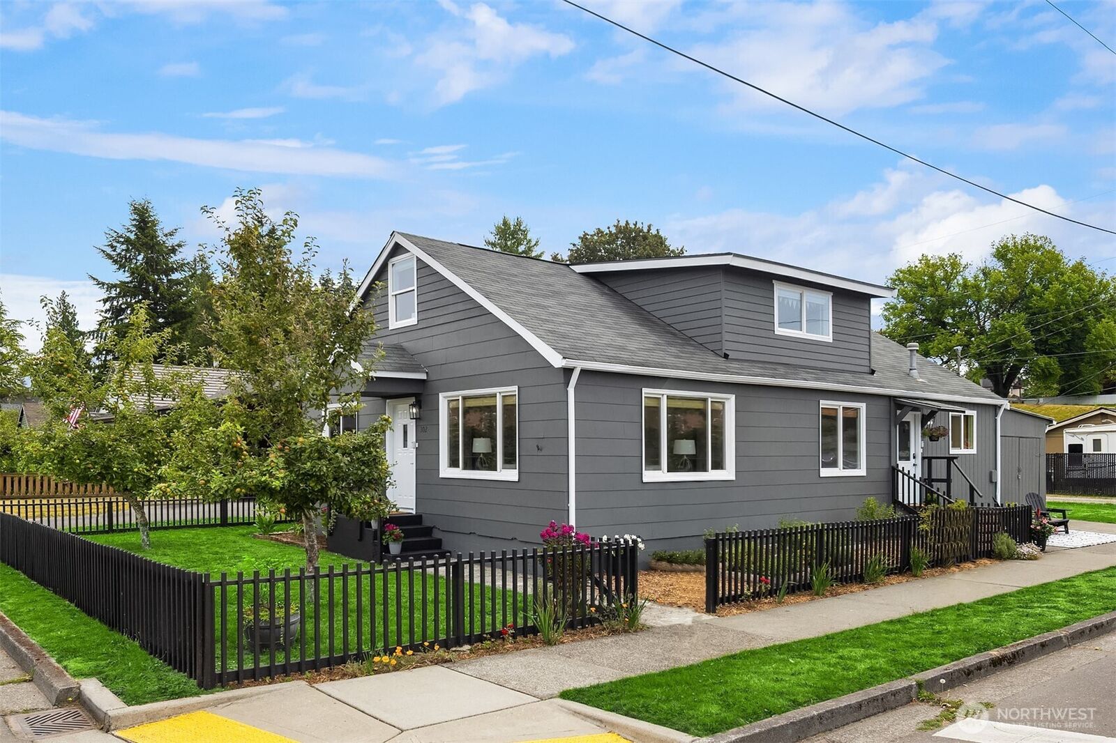 Property Photo: 302 E Gilman Avenue WA 98223