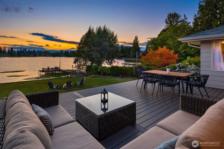 Property Photo:  15413  11th Avenue SW  WA 98166 