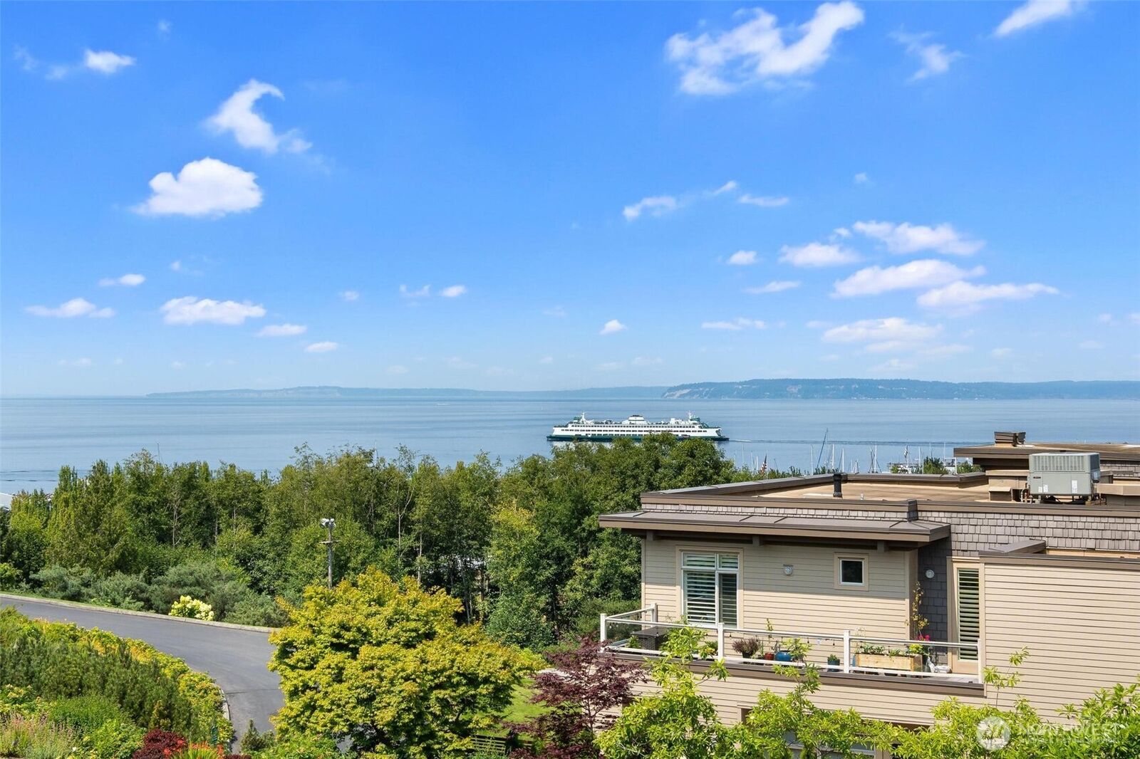 Property Photo:  65  Pine Street 207  WA 98020 