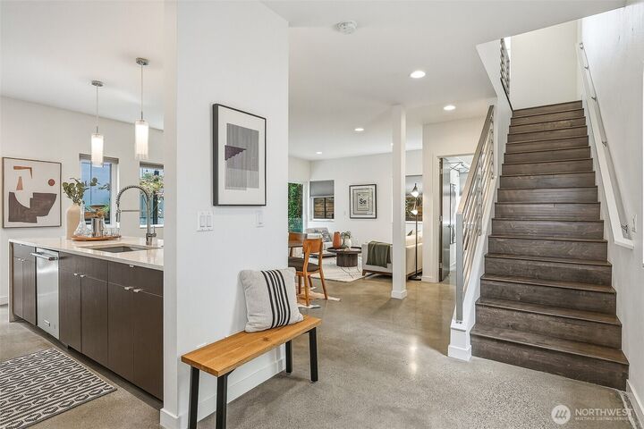 Property Photo: 830 B 16th Ave WA 98122