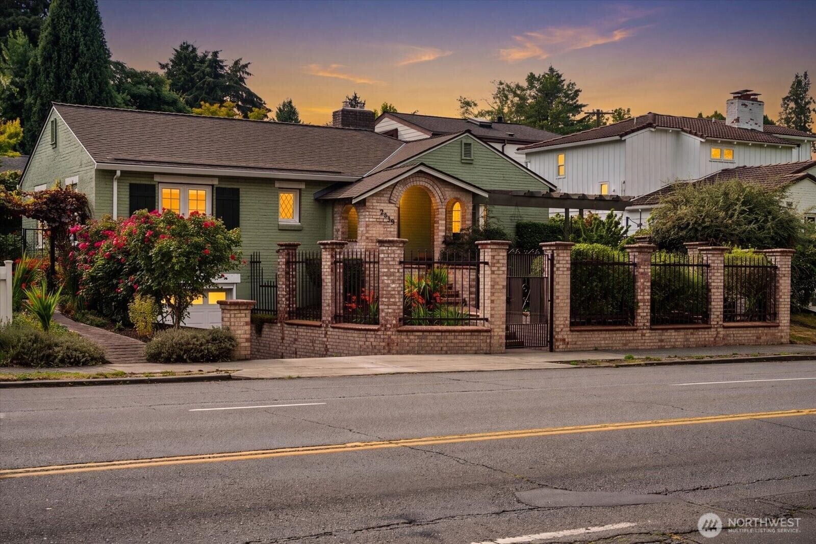 Property Photo: 2459 24th Avenue E WA 98112