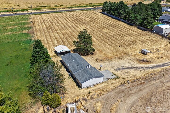 Property Photo:  2027 W Atkinson Road  WA 99344 