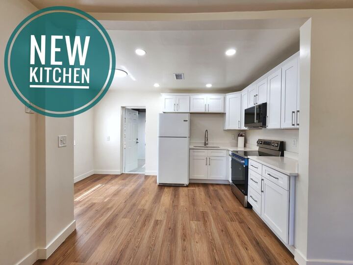 Property Photo: 617 NE 8th Avenue FL 33435