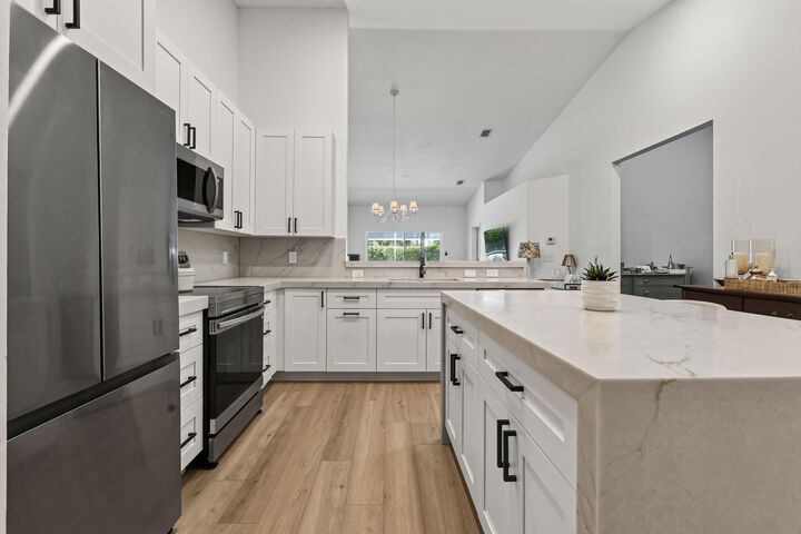 Property Photo:  8402 Logia Circle  FL 33472 