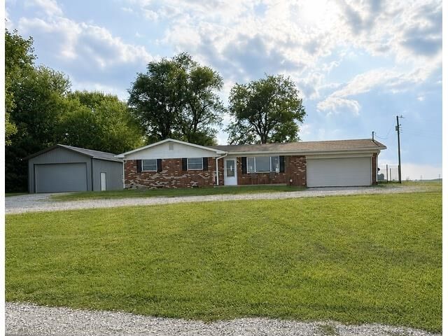 Property Photo:  1293 S Cr 850 E  IN 47362 