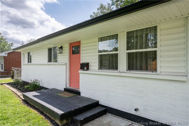 Property Photo:  805 Foxglove Drive  IN 47130 
