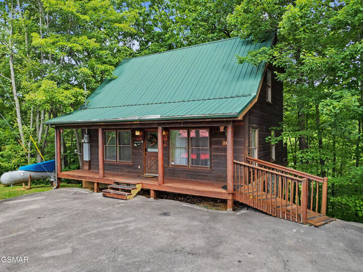 Property Photo: 2434 N School House Gap Road TN 37876