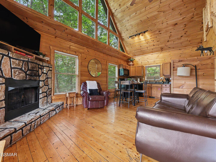 Property Photo: 2434 N School House Gap Road TN 37876