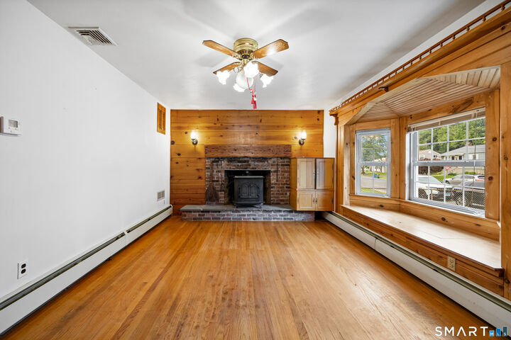Property Photo:  106 Townsend Avenue  CT 06705 