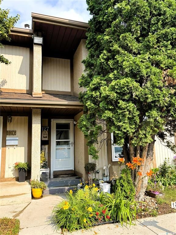 1128 McKercher Drive 127 — photo 1