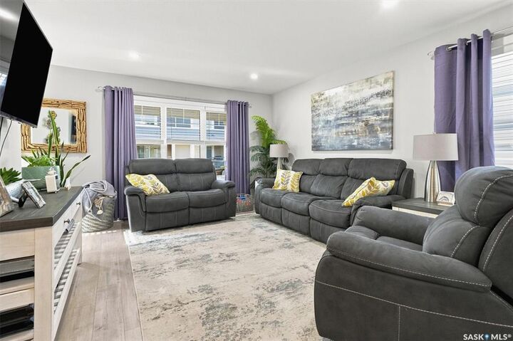Property Photo:  315 Dickson Crescent 130  SK S7T 0Z1 
