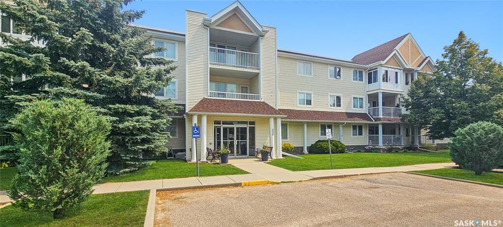 Property Photo:  230 Lister Kaye Crescent 101  SK S9H 0A2 