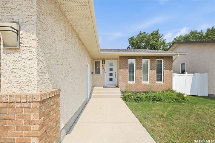 Photo de la propriété: 2206 Assiniboine Avenue E SK S4V 2E8