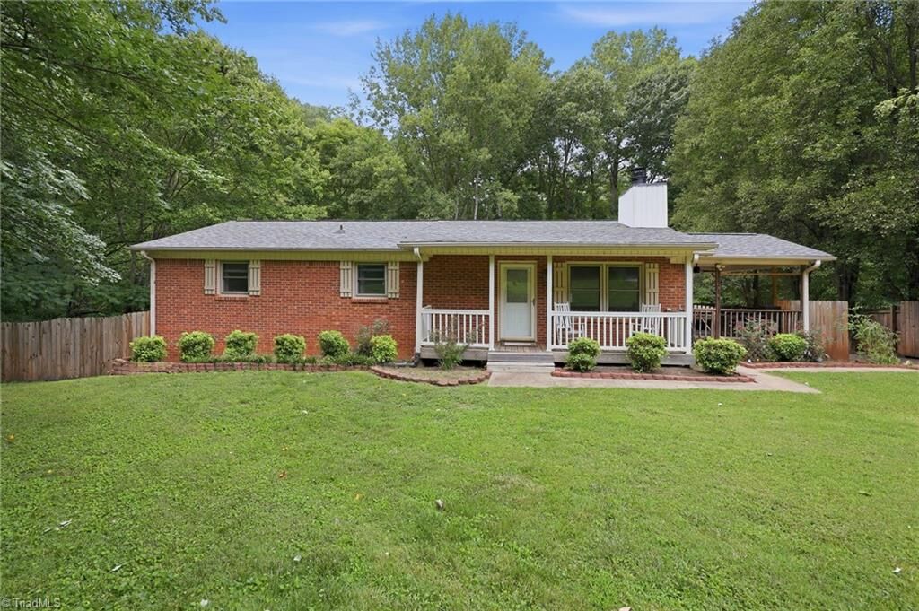 Property Photo: 2273 Willow Bend Drive NC 27284