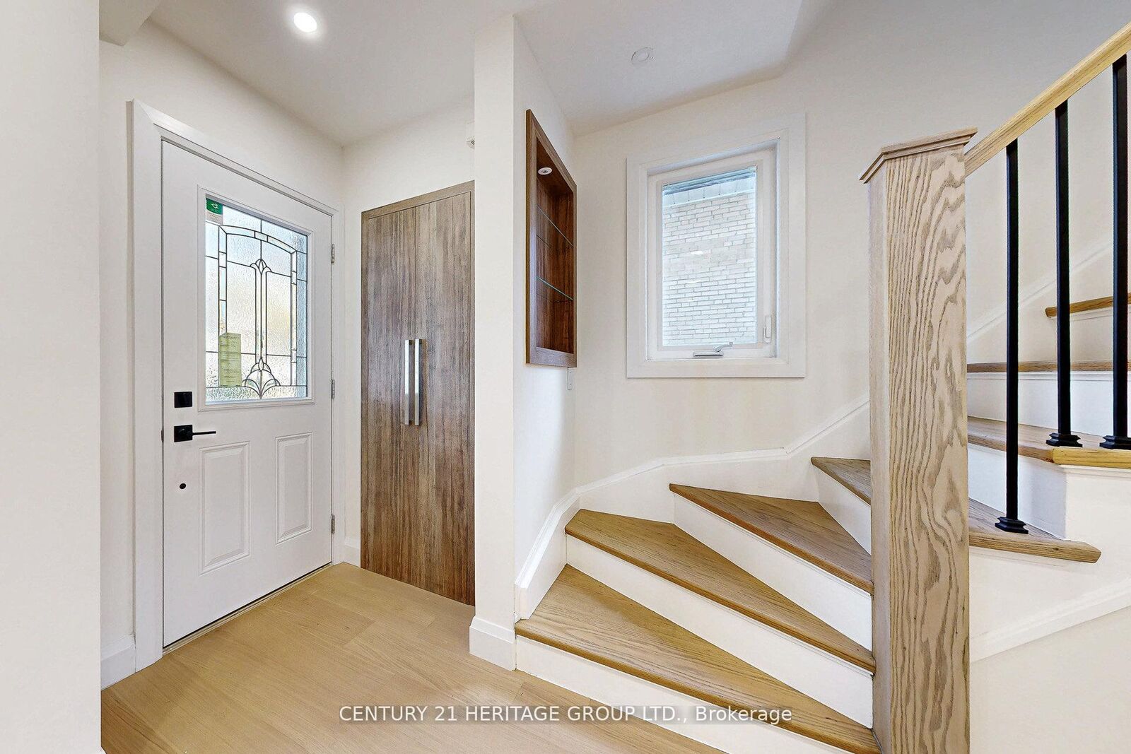 Property Photo:  547 Melrose Avenue  ON M5M 2A4 