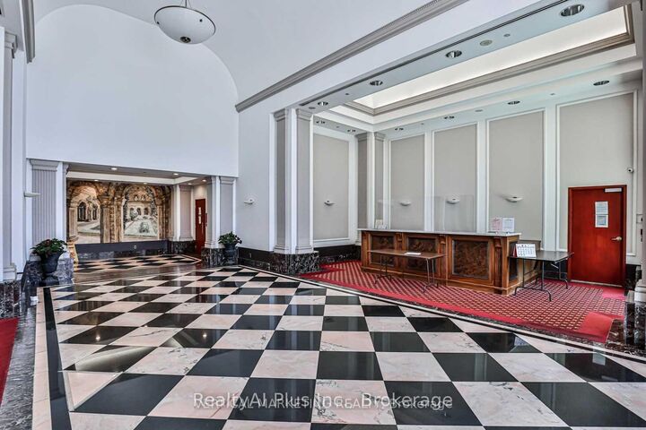 Property Photo:  11 Lee Centre Drive 701  ON M1H 3J5 