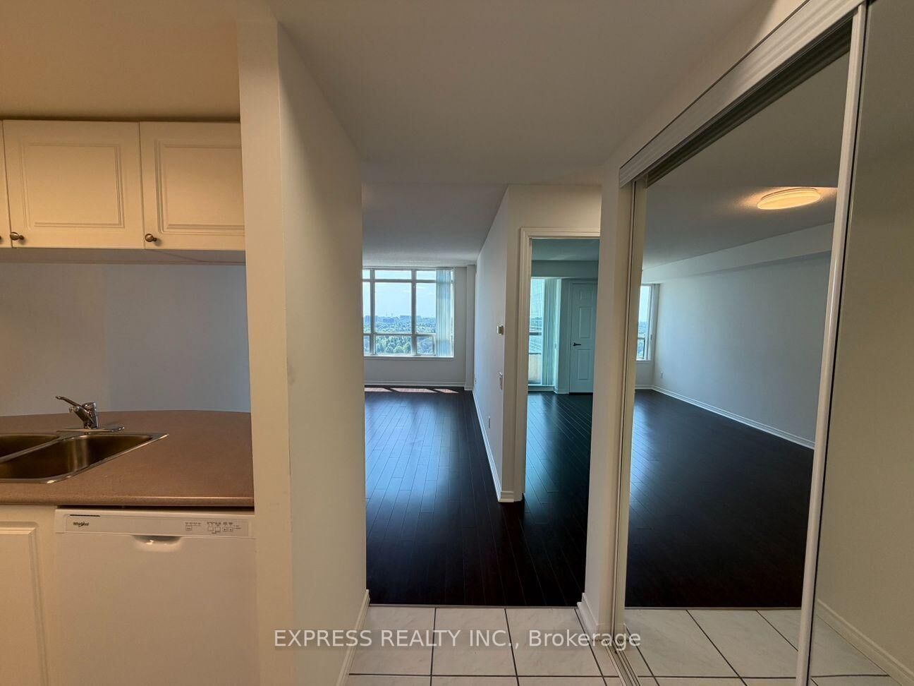 Photo de la propriété:  8 Hillcrest Avenue 1902  ON M2N 6Y6 