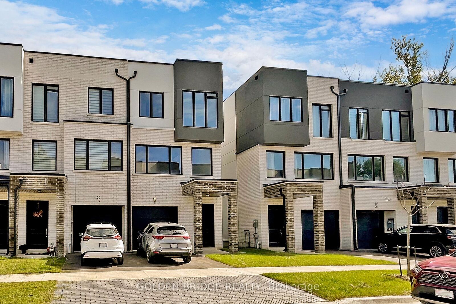 Property Photo:  21 Persica Street  ON L4E 2T3 