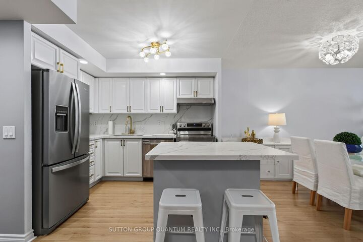 5233 Dundas Street W 723 — photo 1