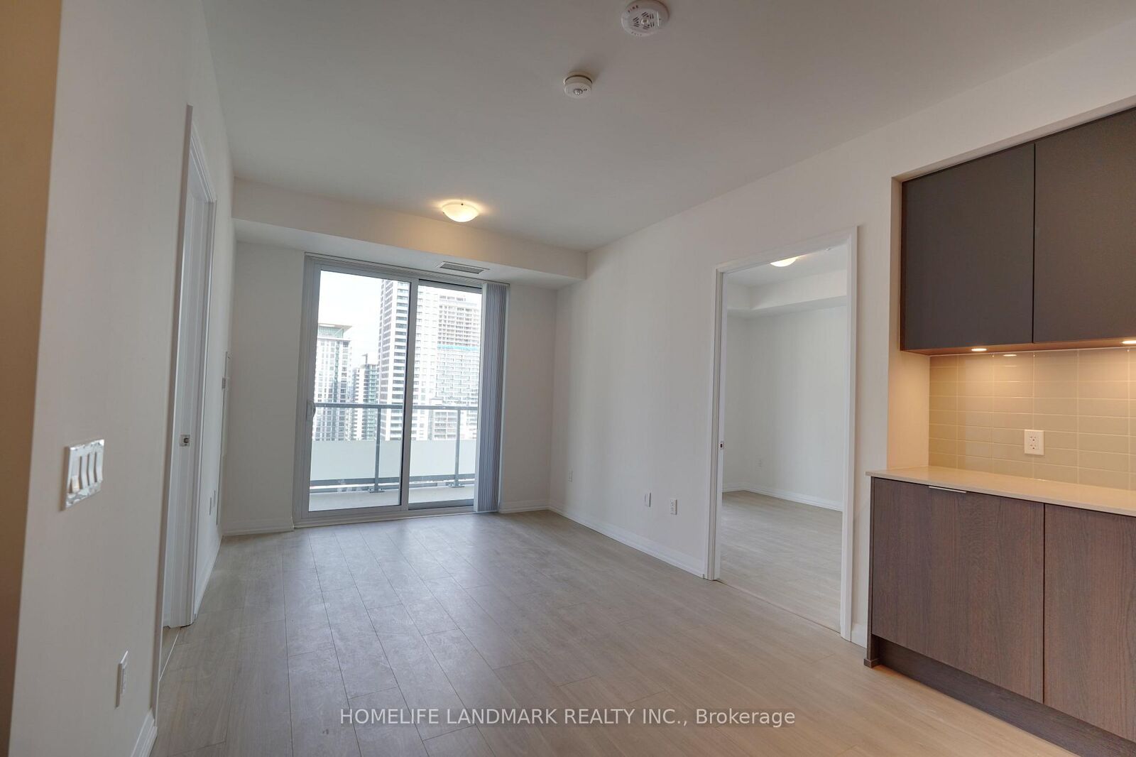 Property Photo:  50 Dunfield Avenue 2318  ON M4S 0E4 