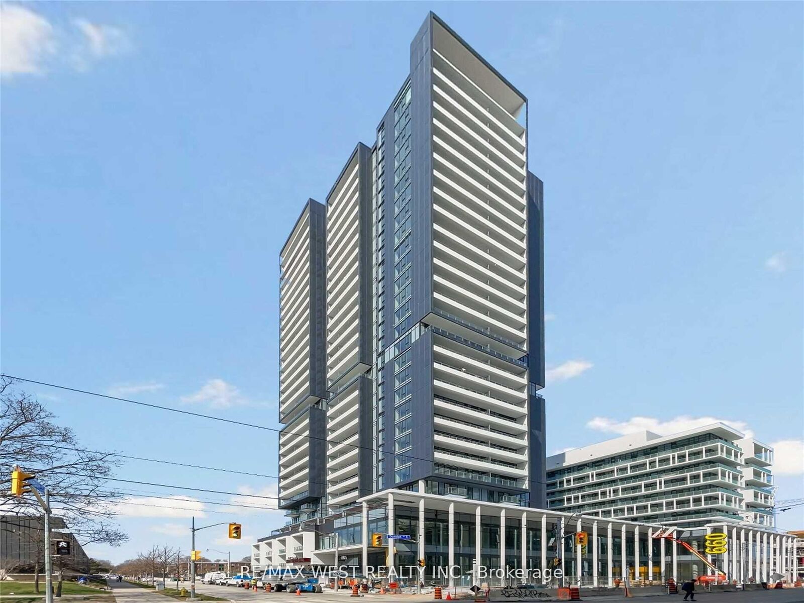 Property Photo:  225 Sumach Street 2802  ON M5A 3K3 