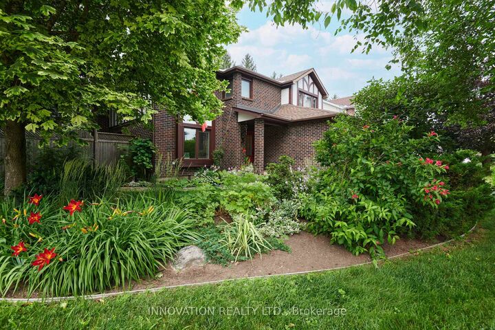 Property Photo: 27 Cullen Court ON K2G 4Z3