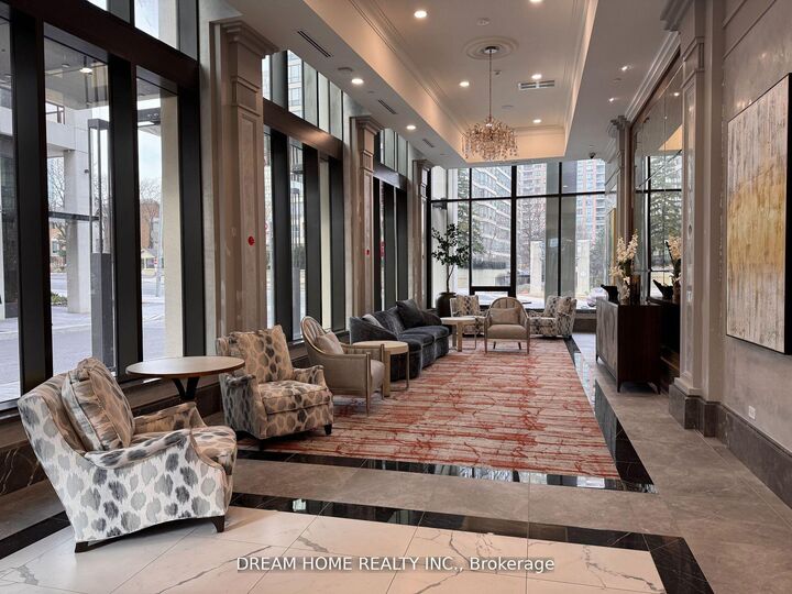 Property Photo:  30 Elm Drive W 3010  ON L5B 0N6 