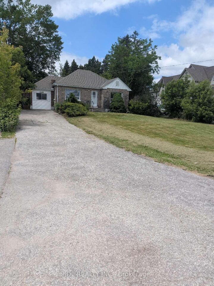 Property Photo: 7900 Yonge Street ON L9S 1A8