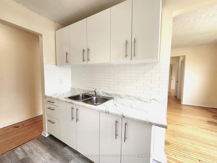 Property Photo:  3 Greenbrook Drive 301  ON M6M 2J8 