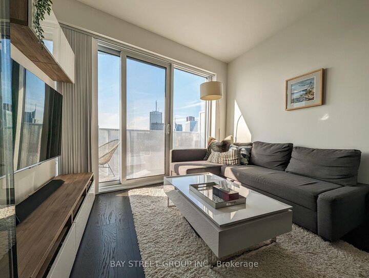 100 Harbour Street 6103 — photo 1